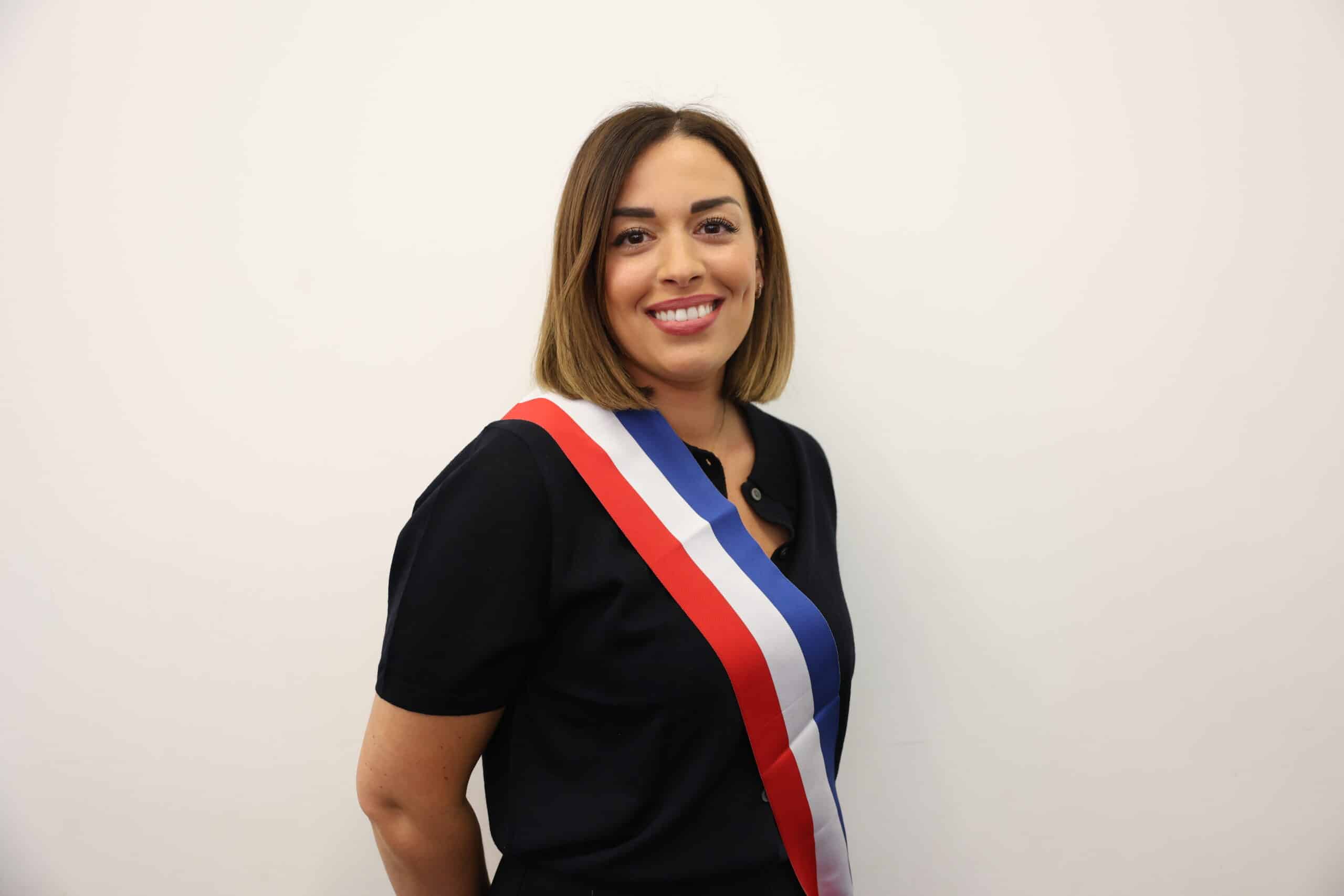 7. Inès Grigahcine écharpe
